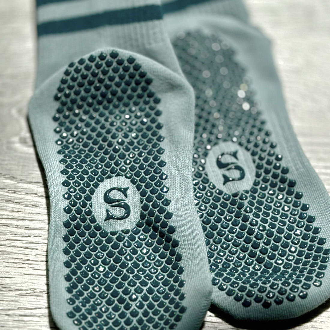 SOLESIREN™ Grip Socks | Mermaid Tail Grip Pattern